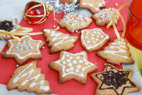 Ricette Per Biscotti Di Natale 2.Ricetta Biscotti Speziati Di Natale Anna Moroni Ricettemania