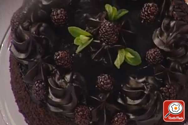 Torta blackout al cioccolato - Ambra Romani
