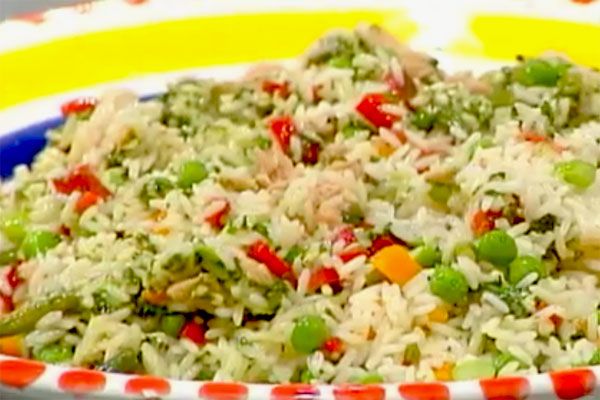 Insalata di riso con verdure e pesto al limone - Antonella Clerici