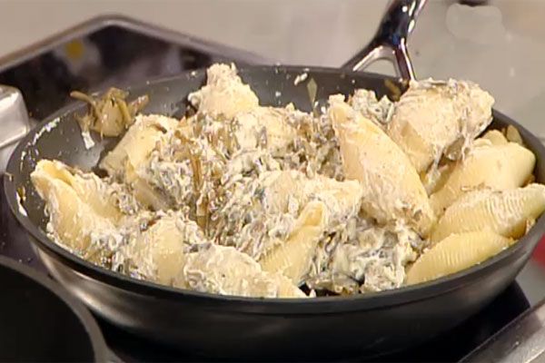 Conchiglioni con carciofi e besciamella di ricotta