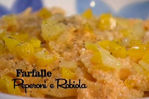 Farfalle peperoni e robiola - I men� di Benedetta