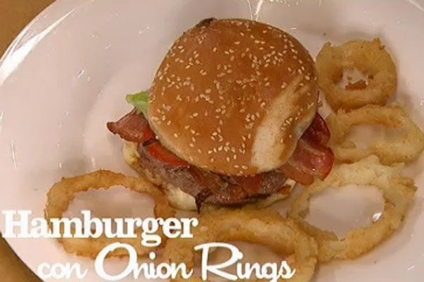 Hamburger con onion rings - I men� di Benedetta
