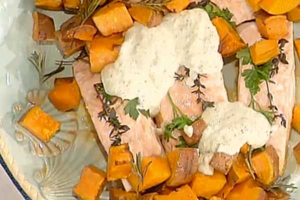 Salmone con capperi yogurt e patate dolci