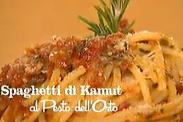 Spaghetti di Kamut al pesto dell'orto - I men� di Benedetta