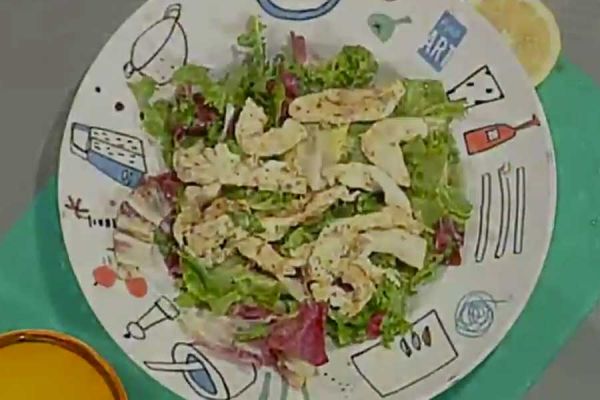 Striscioline di pollo aromatiche con insalata - Antonella Clerici