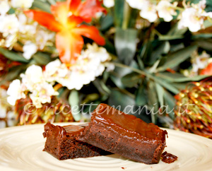 Brownies ricoperti di ganache al cioccolato
