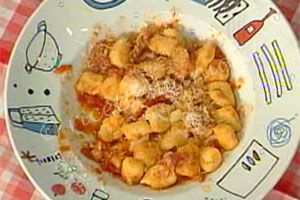 Gnocchi con sugo all'amatriciana - Anna Moroni