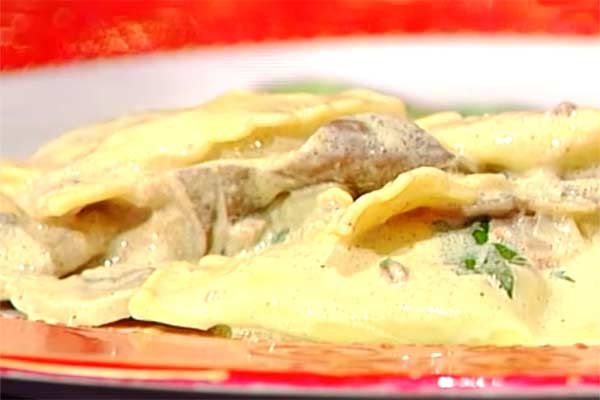 Agnolotti al curry con funghi - Antonella Clerici