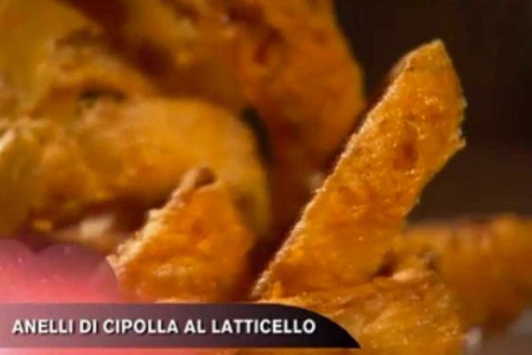 Anelli di cipolla al latticello - Cucina con Buddy