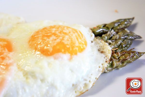 Asparagi all'uovo