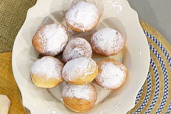 Bomboloni fritti alla crema di Ross