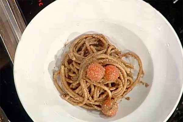 Bucatini al pesto di olive e mandorle - Sergio Barzetti