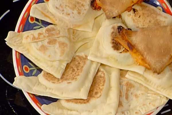 Calzone di piada con verdure autunnali e formaggi