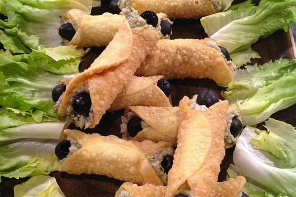 Cannoli di ricotta e scarola