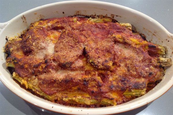 Ricetta Cardi alla parmigiana - Anna Moroni Cardi alla parmigiana - Anna Moroni