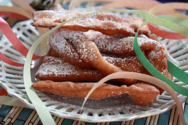 Chiacchiere al limone