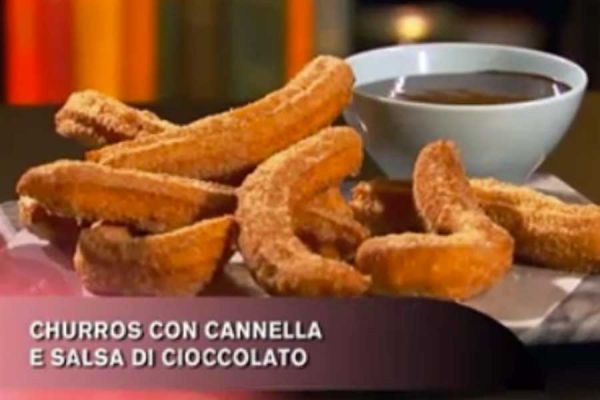 Churros con cannella e salsa di cioccolato - Cucina con Buddy