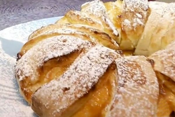 Ciambella di frolla con marmellata - cotto e mangiato