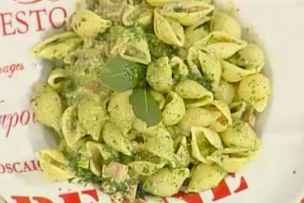 Conchiglie al verde con tonno - Antonella Clerici