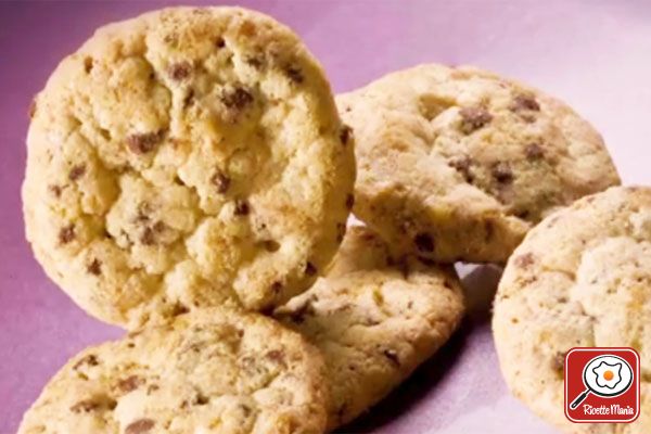 Ricetta Cookies al cioccolato e nocciole - Ernst Knam | RicetteMania