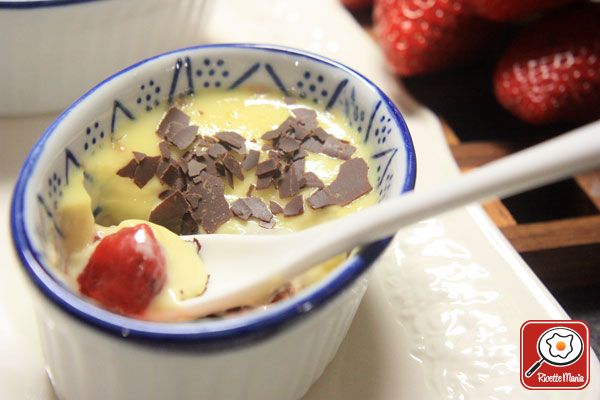 Crema alla vaniglia con composta di fragole al vapore