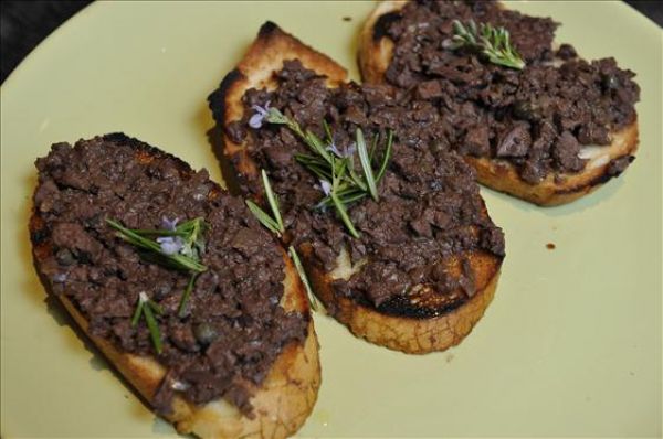 Crostini con pat di fegatini - Alessandro Borghese