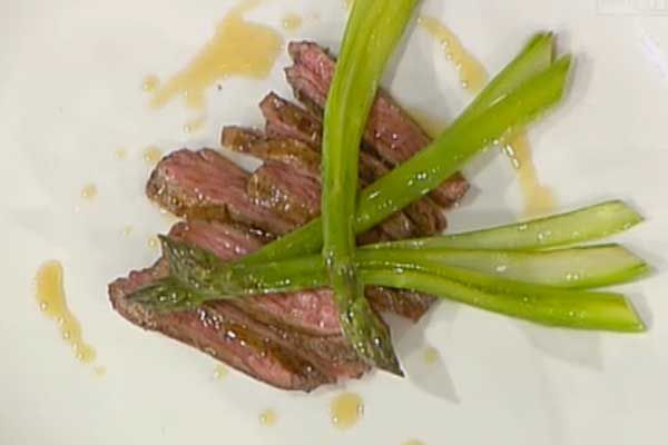 Tagliata di manzo con asparagi - Andrea Ribaldone