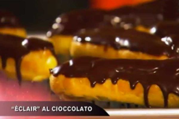 Eclair al cioccolato - Cucina con Buddy