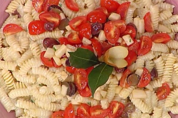 Ricetta Eliche mantecate al taleggio con pomodorini uva e pere - Sergio Barzetti Eliche mantecate al taleggio con pomodorini uva e pere - Sergio Barzetti