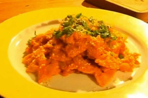 Farfalle con peperoni e robiola - cotto e mangiato