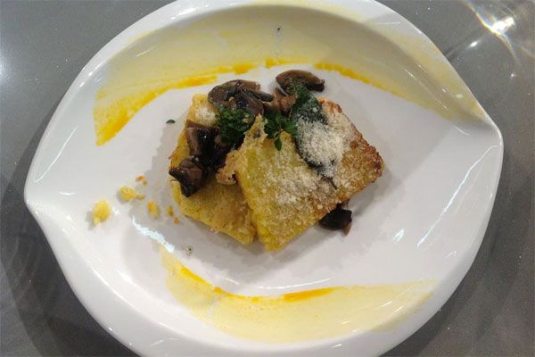 Fette di riso giallo croccante e champignons trifolati- Sergio Barzetti