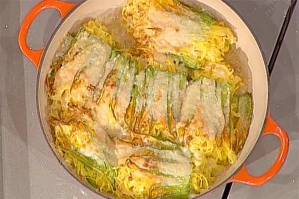 Fiori di zucca ripieni di tagliolini al limone - Alessandra Spisni