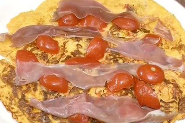 Frittata rossa al prosciutto crudo - cotto e mangiato