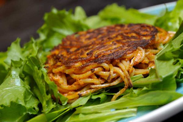 Ricetta Frittata di spaghetti - Alessandro Borghese Frittata di spaghetti - Alessandro Borghese
