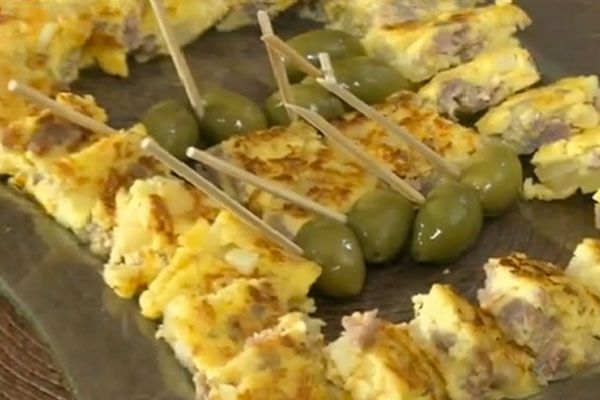 Frittata con patate, provola e salsiccia - cotto e mangiato