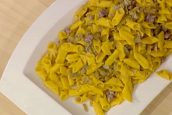 Garganelli con carciofi e salsiccia - Alessandra Spisni