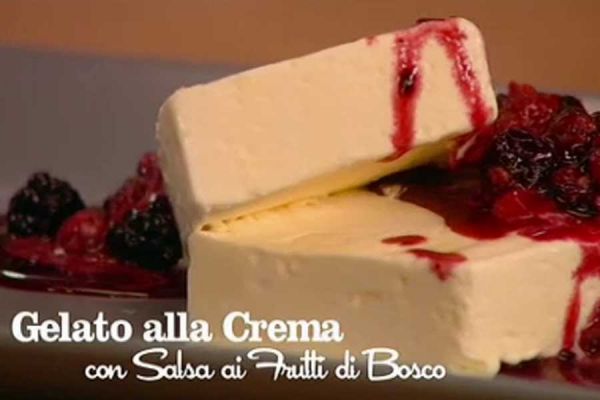 Gelato alla crema con salsa ai frutti di bosco - I men di Benedetta