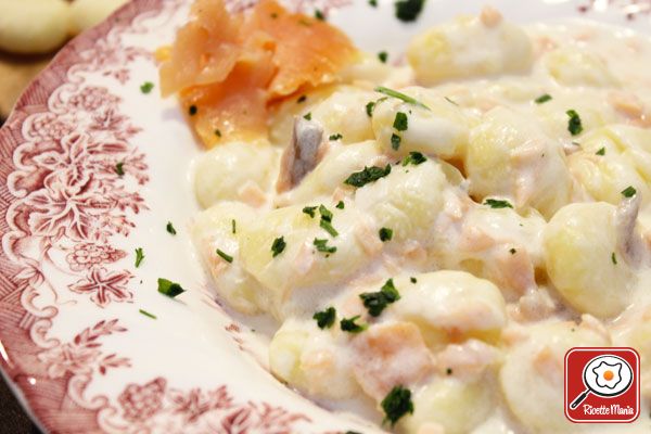 Gnocchi con crema di salmone