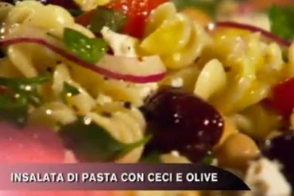 Insalata di pasta con ceci e olive - Cucina con Buddy