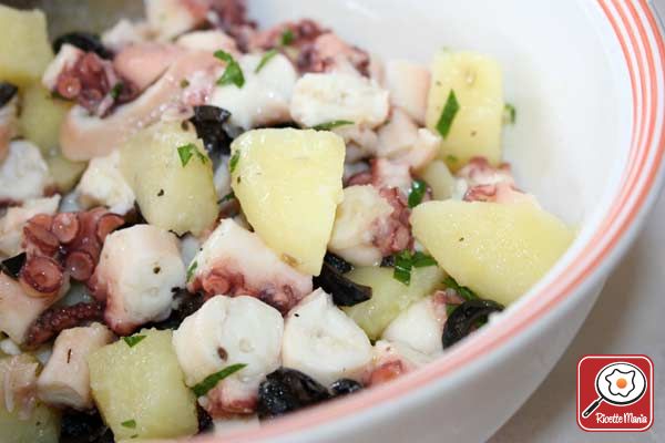Ricetta Polipo con patate e olive taggiasche Polipo con patate e olive taggiasche