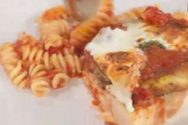 Chicken sorrentino con fusilli - Cucina con Buddy