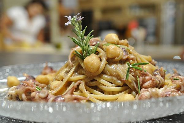 Linguine con ceci e calamaretti - Alessandro Borghese