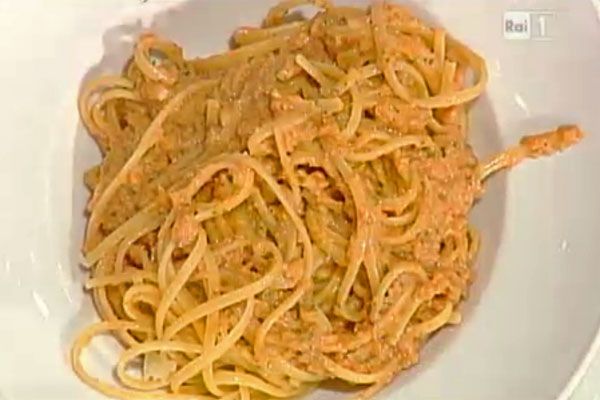 Linguine in crema di tonno, limone e pomodoro  - Antonella Clerici