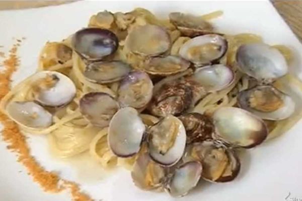 Linguine con vongole e bottarga - cotto e mangiato