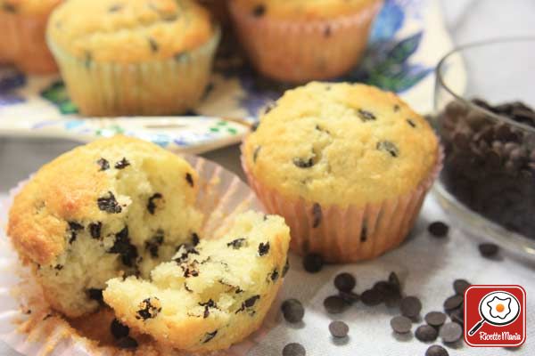 Muffin al cocco con gocce di cioccolato