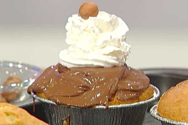 Muffin di banana, crema di gianduia con nocciole panna- Antonella Clerici