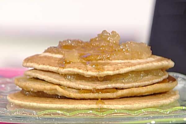 Pancake integrali con confettura di pere e cannella