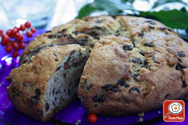 Pandolce datteri noci e cioccolato