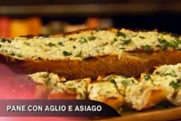 Pane con aglio e asiago - Cucina con Buddy