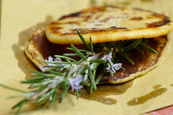 Panelle di ceci con mousse di merluzzo - Alessandro Borghese